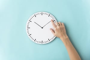 clock-delay-time-hand.jpg