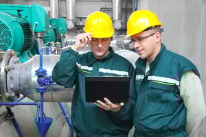 industrial-workers-together-tablet-checklist.jpg