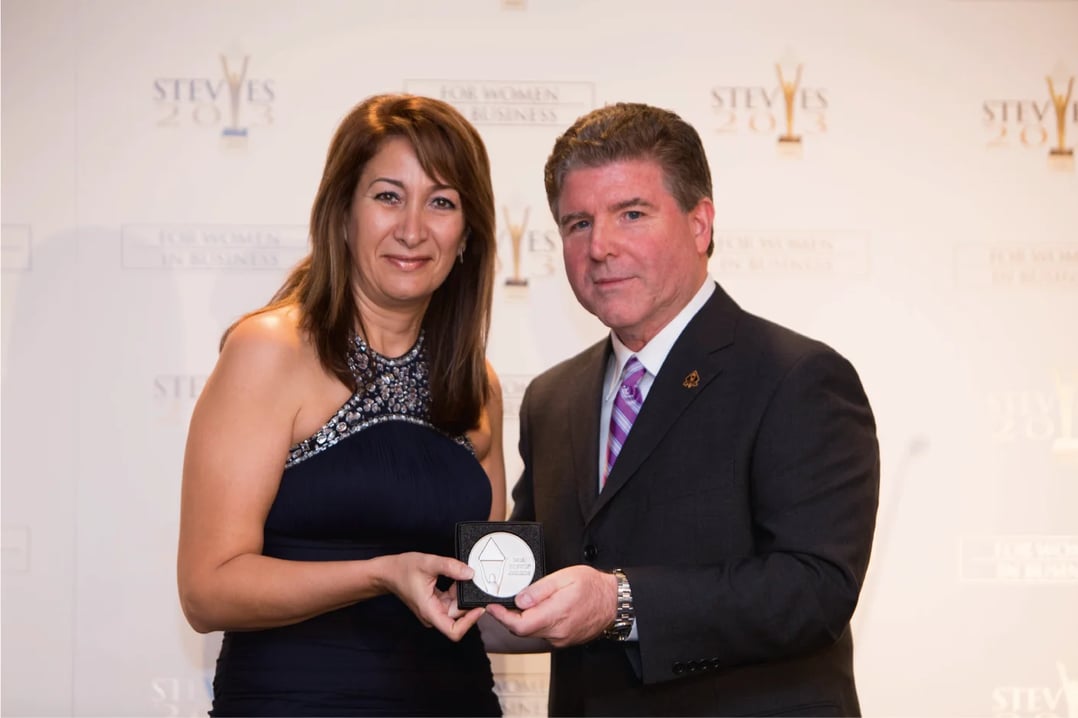Sarah-Sajedi-Stevie-Award-2013-Win-Women-Technology-Leaders-2